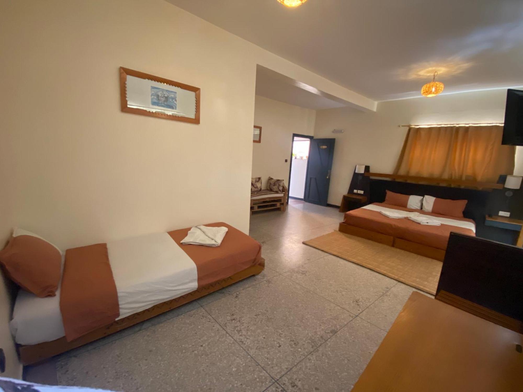 Adventurekeys Surf Yoga Cowork Bed & Breakfast Taghazout Bagian luar foto